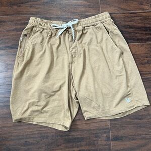 Vuori Men's Tan Shorts size medium